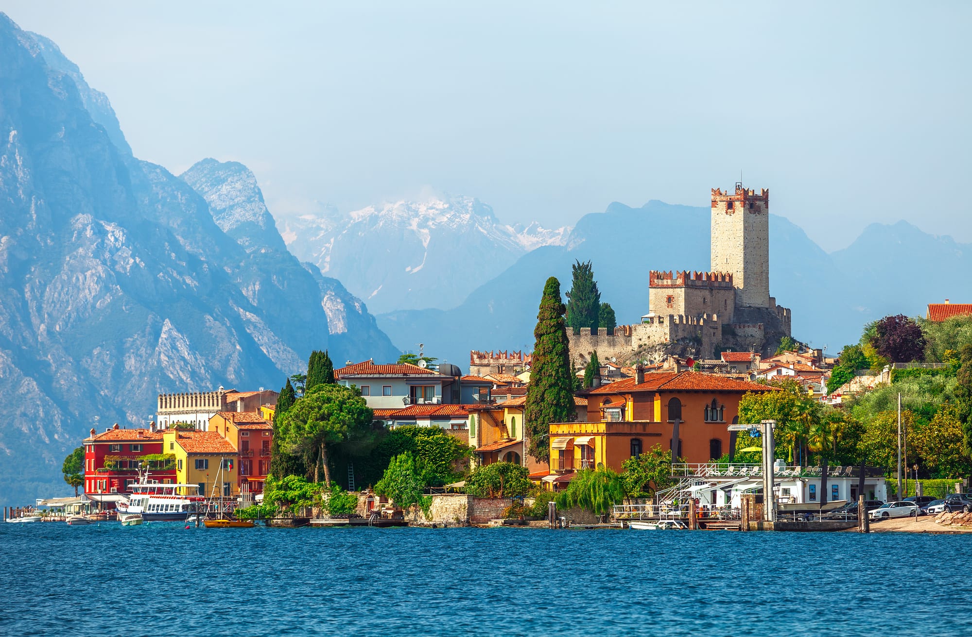 Malcesine,Town.,Ancient,Tower,And,Fortress,In,Old,Town,Malcesine